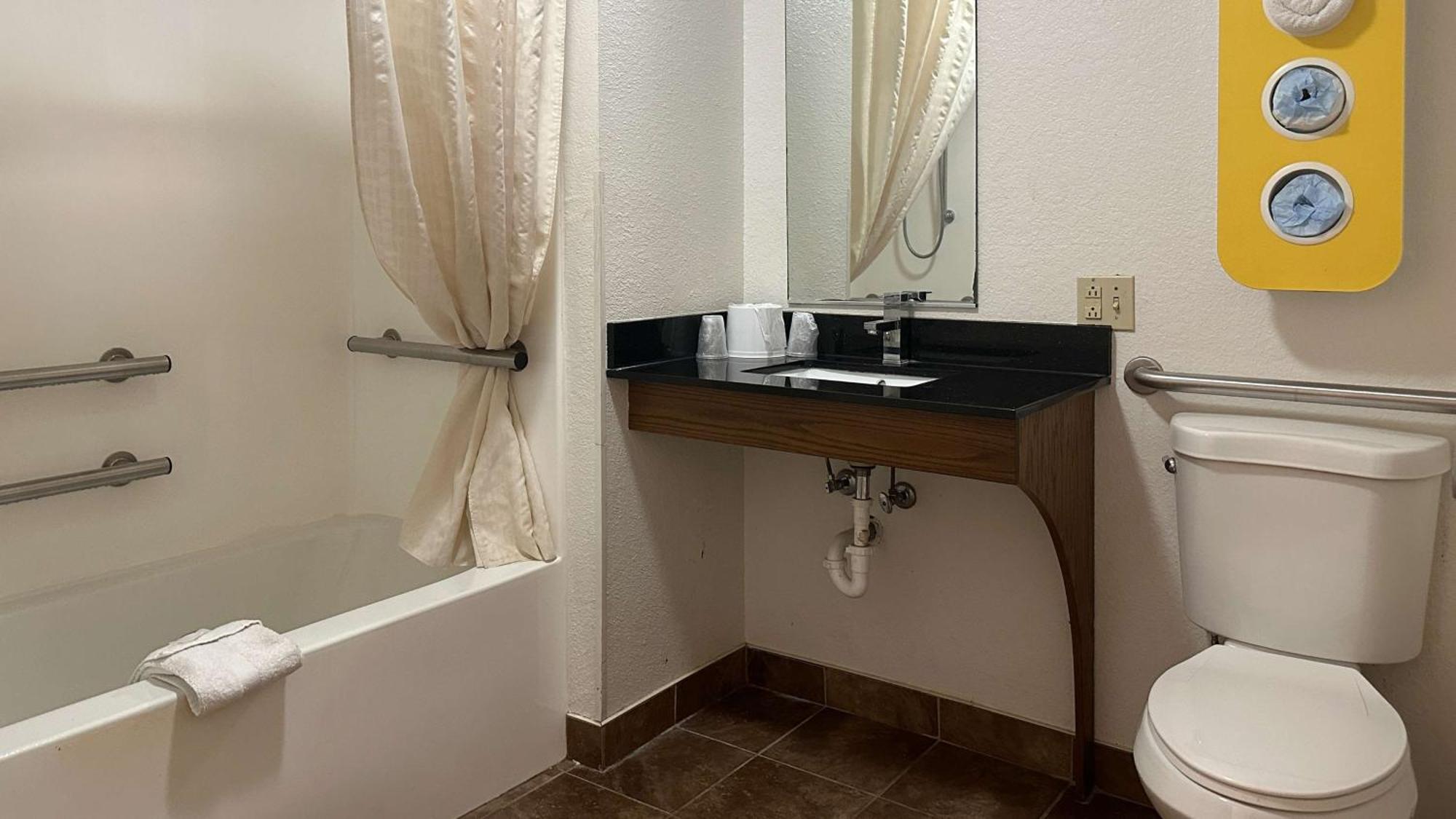 6-waterloo, Ia Hotel