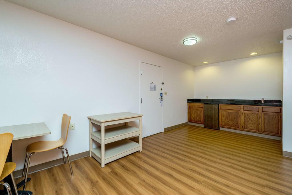 Hotel 6-waterloo, Ia