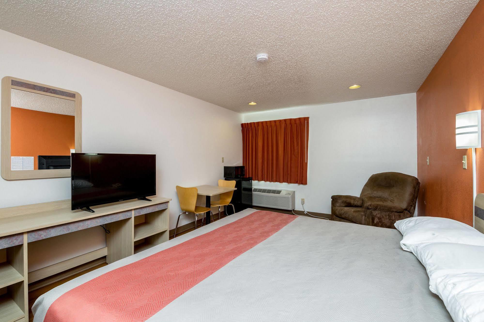 6-waterloo, Ia Hotel 2*