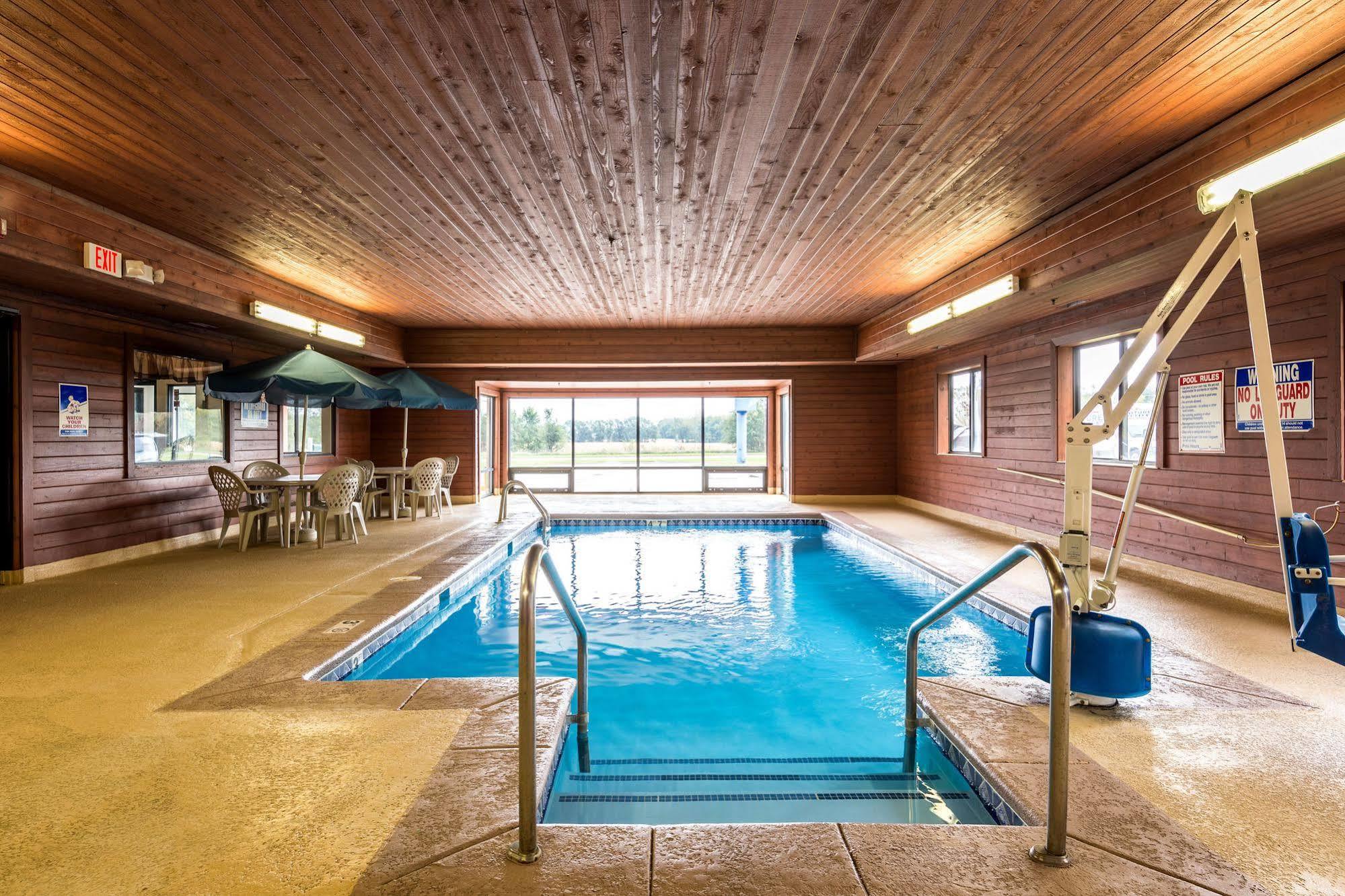 6-waterloo, Ia Hotel 2*