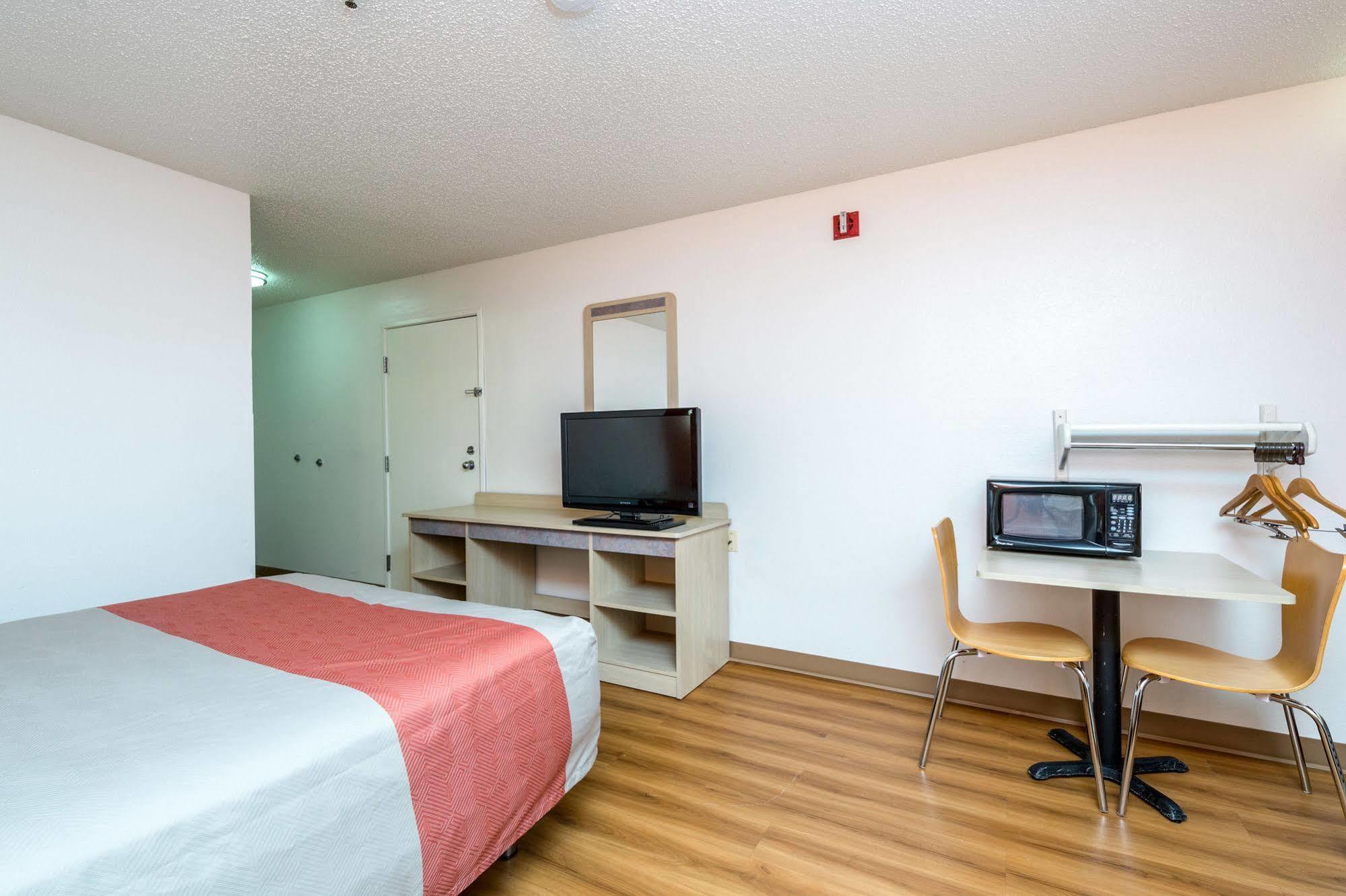 6-waterloo, Ia 2*