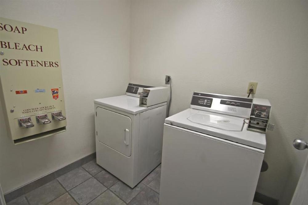 Hotel 6-waterloo, Ia